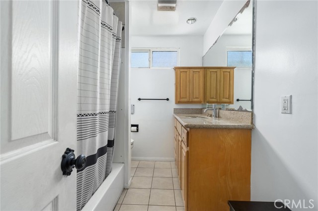 240 Hampton DR
