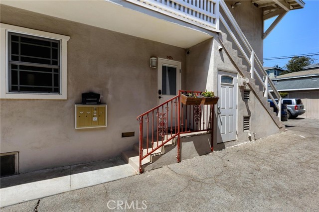 240 Hampton DR