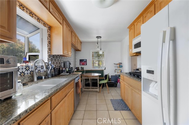 240 Hampton DR