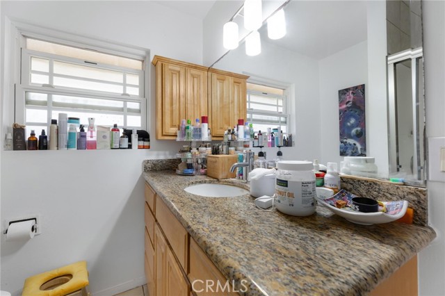 240 Hampton DR