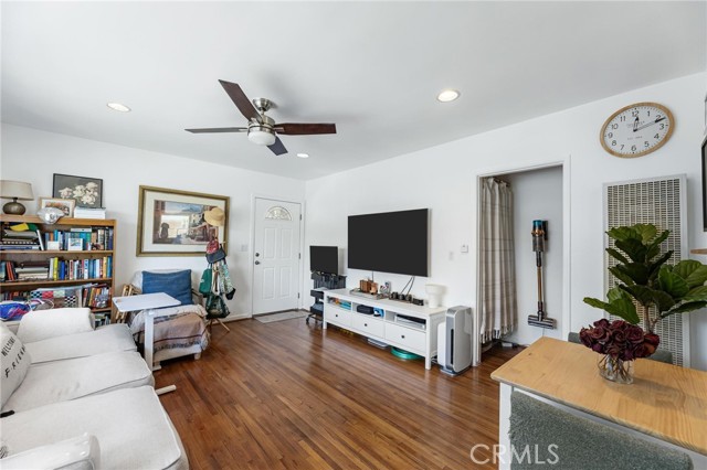 240 Hampton DR