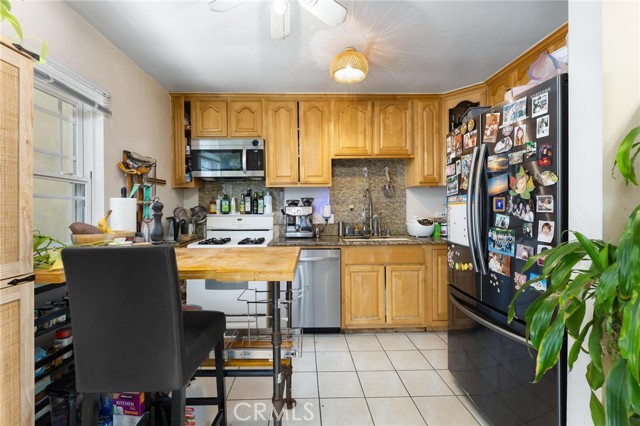 240 Hampton DR