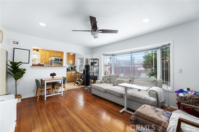 240 Hampton DR