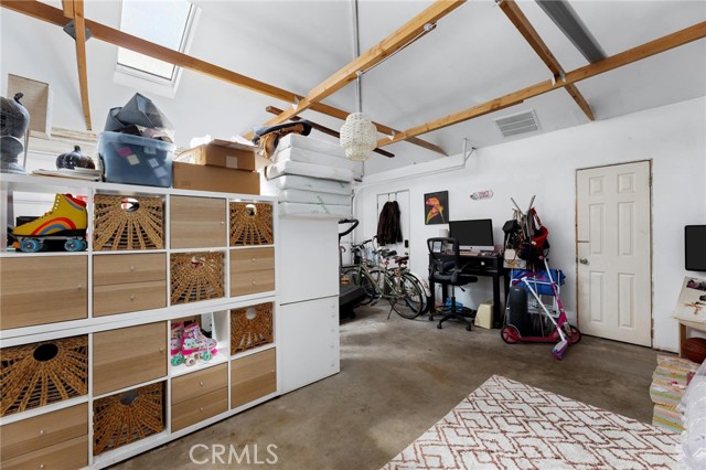 240 Hampton DR