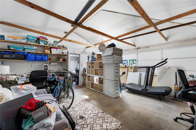 240 Hampton DR