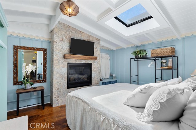 522 Marine AVE