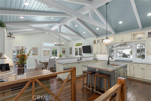 522 Marine AVE