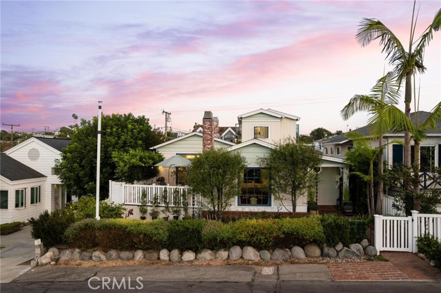 522 Marine AVE