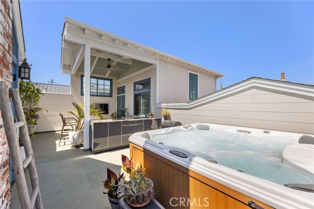 522 Marine AVE