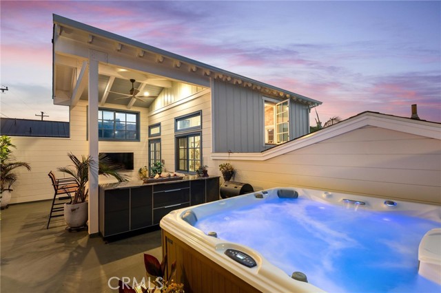 522 Marine AVE