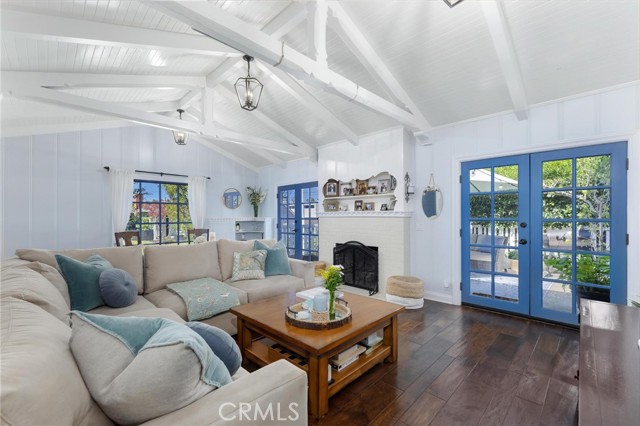 522 Marine AVE