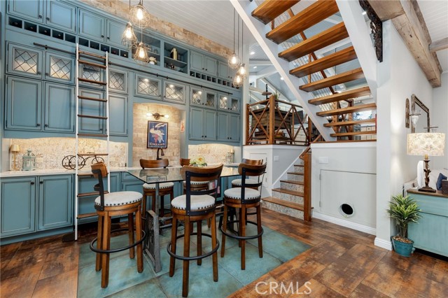 522 Marine AVE