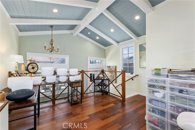 522 Marine AVE