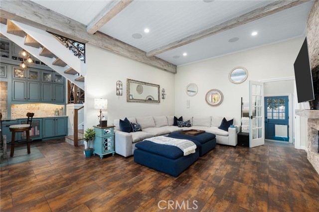 522 Marine AVE