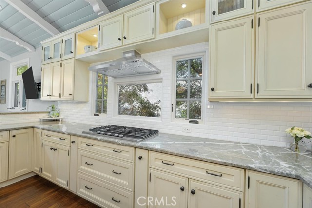 522 Marine AVE