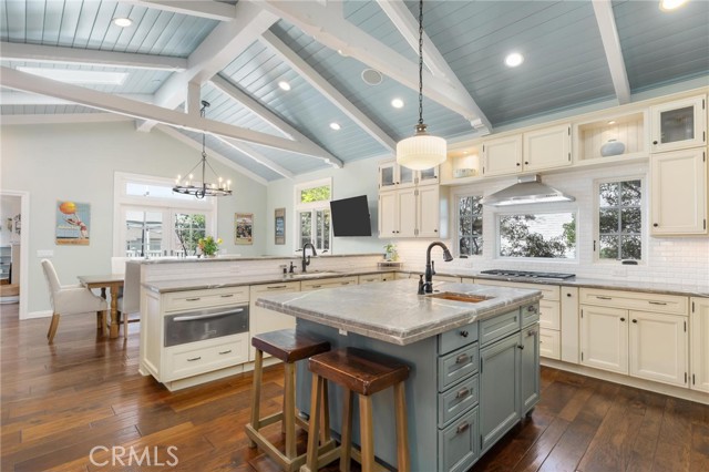 522 Marine AVE