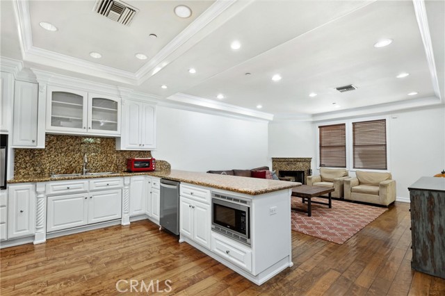 1551 Artesia BLVD Unit: 4