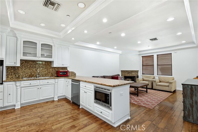 1551 Artesia BLVD Unit: 4