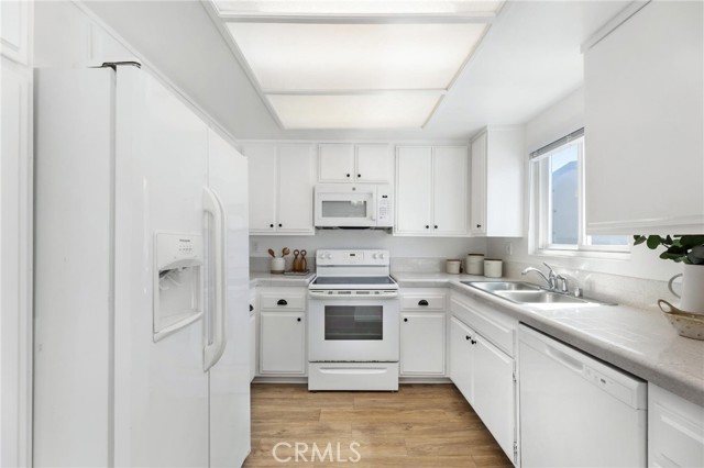 732 Hermosa AVE