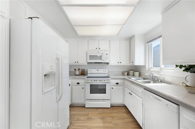 732 Hermosa AVE