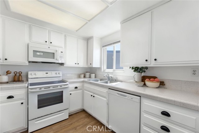 732 Hermosa AVE