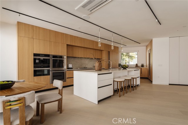 202 Calle Miramar