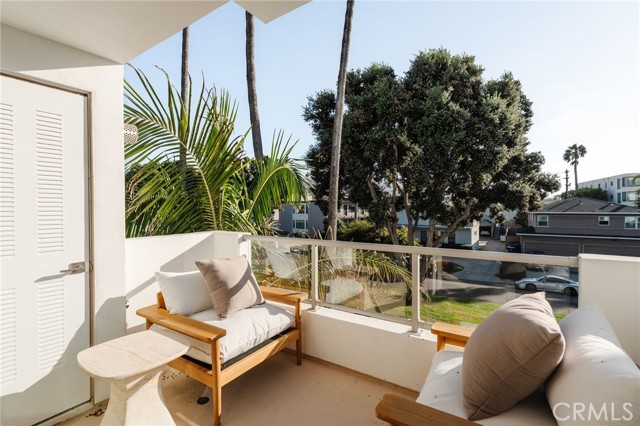202 Calle Miramar