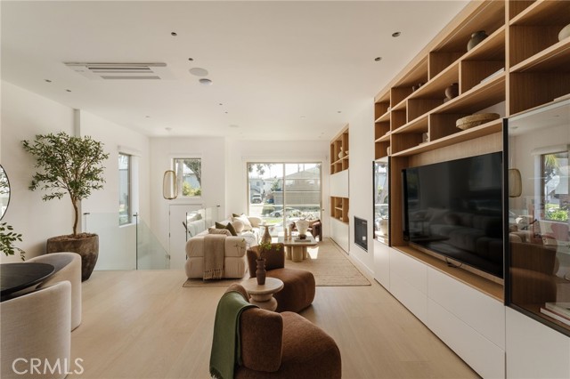 202 Calle Miramar