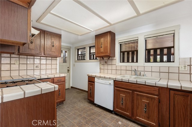 1920 Hermosa AVE
