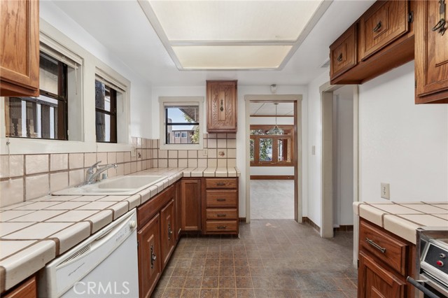 1920 Hermosa AVE