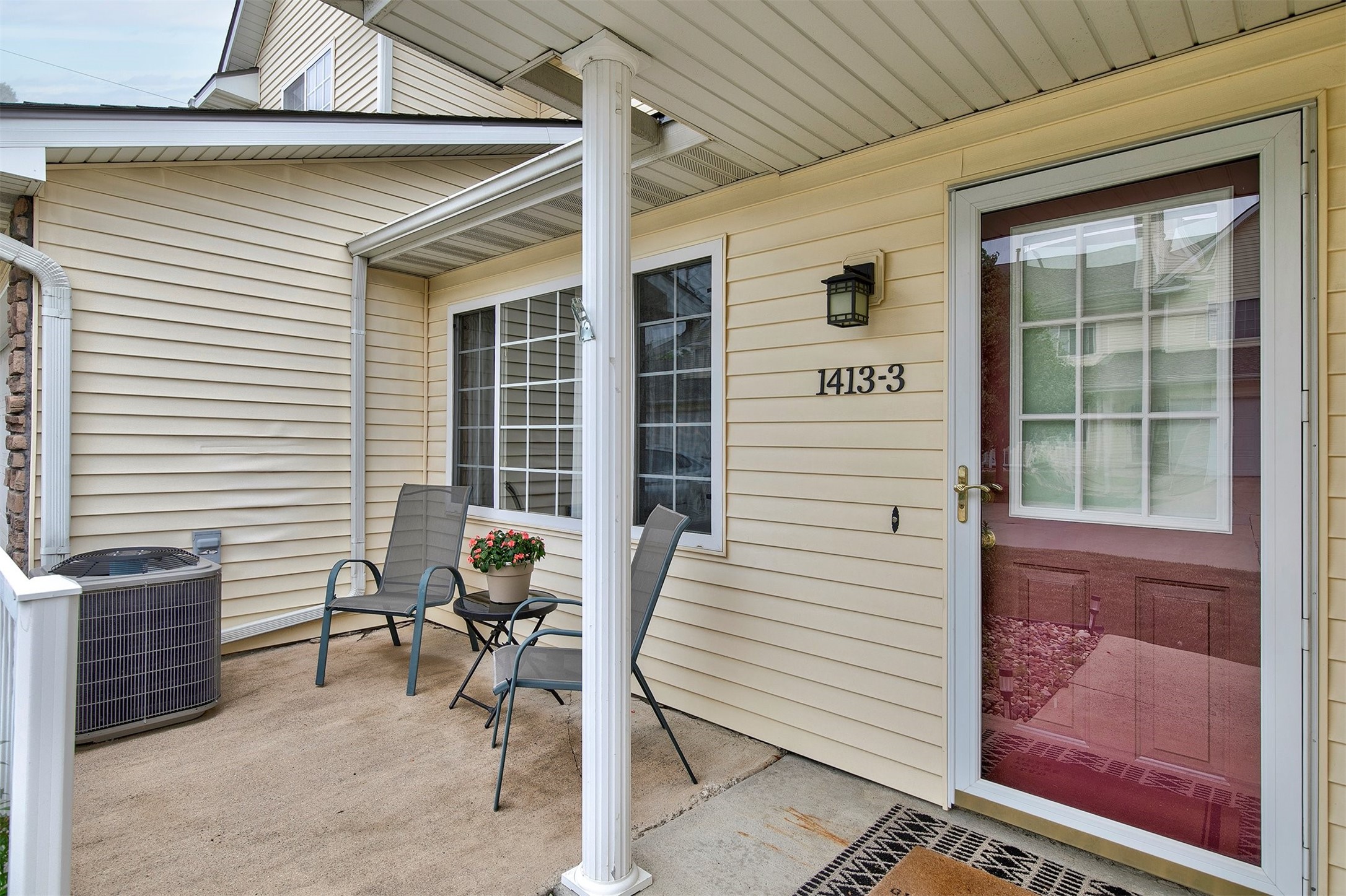 1413 SE Delaware Avenue 3