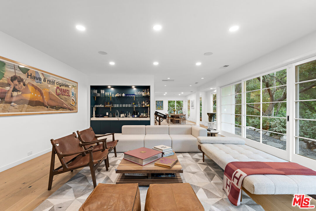 2410 Nichols Canyon Rd