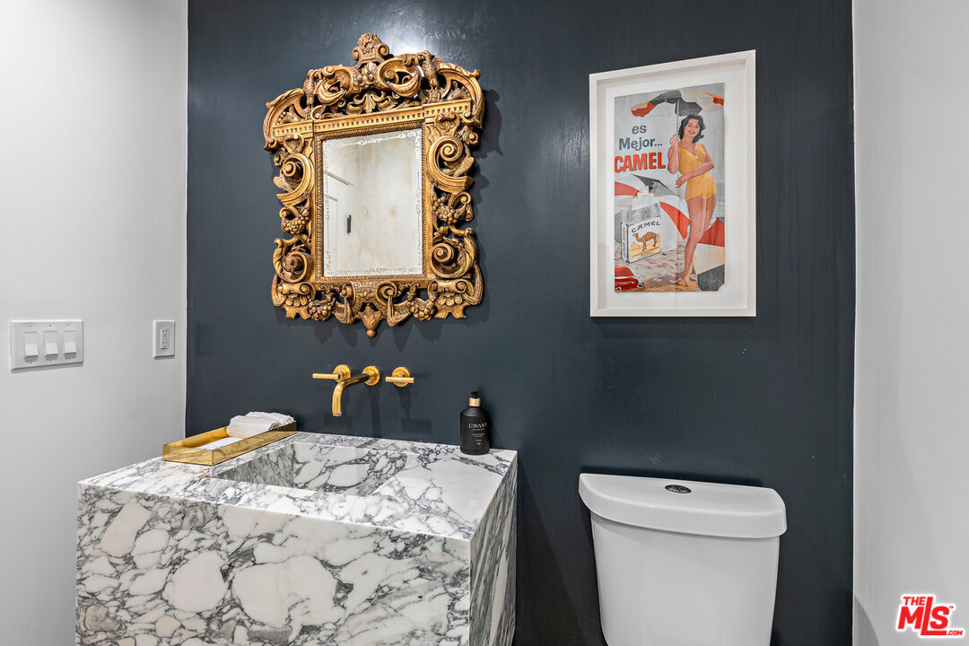 2410 Nichols Canyon Rd