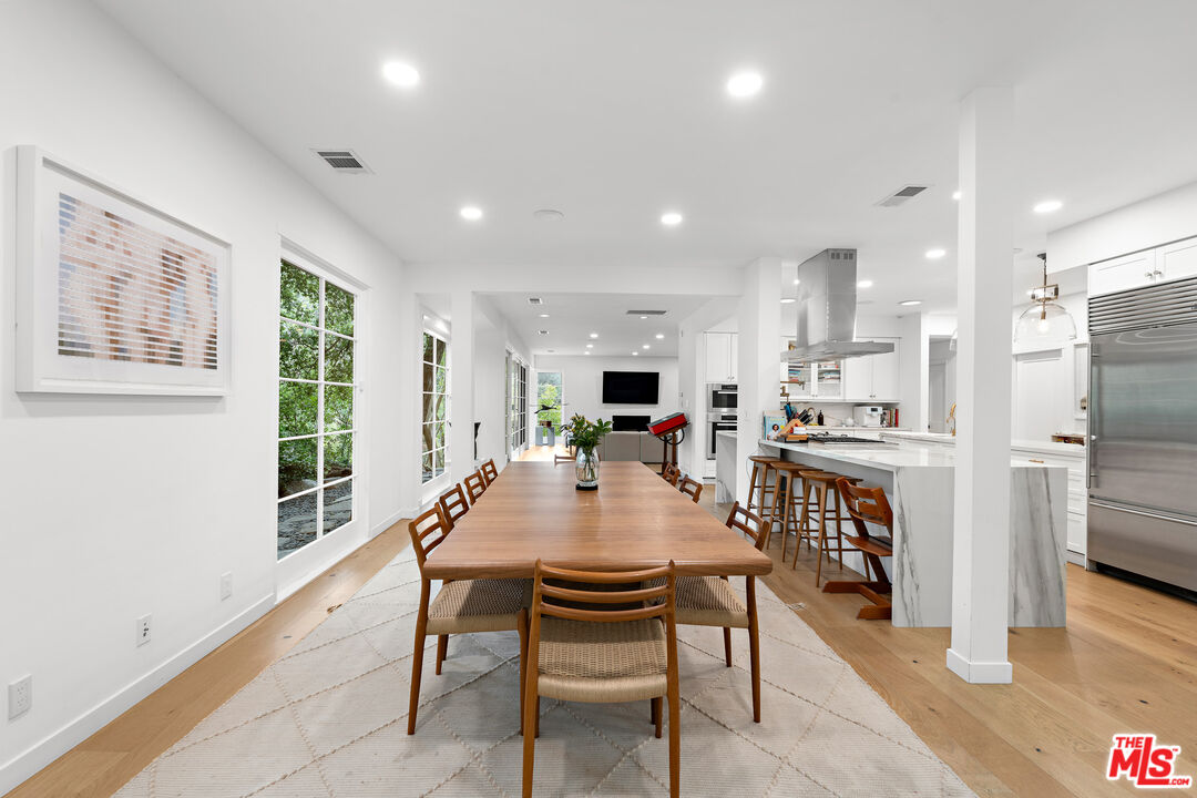 2410 Nichols Canyon Rd