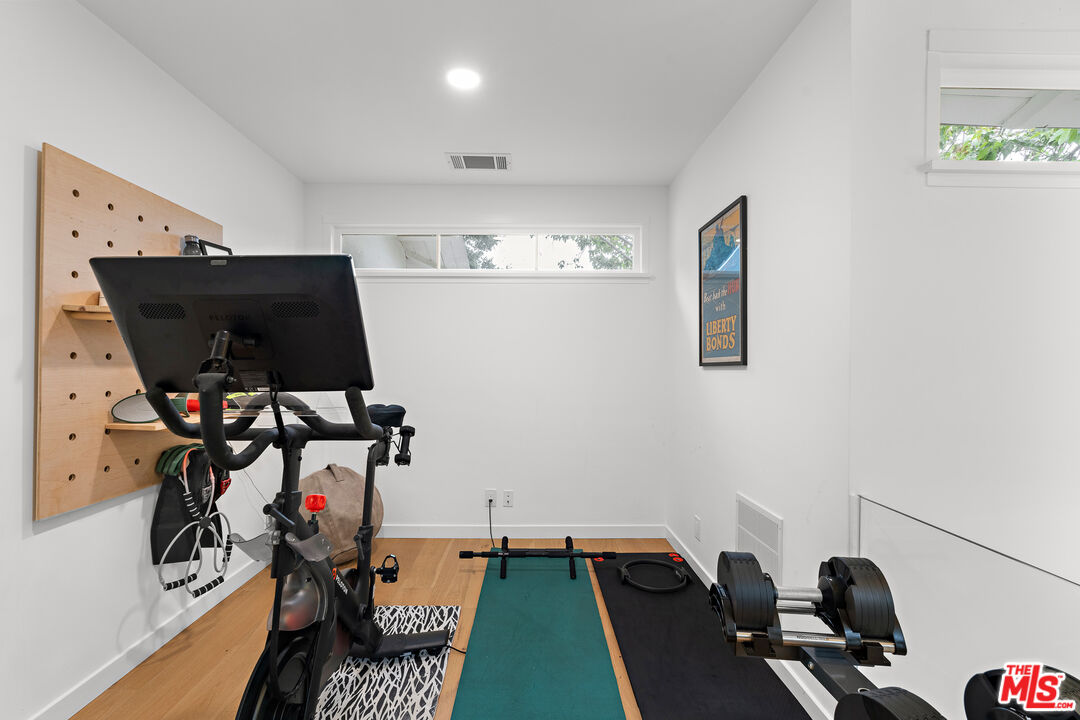 2410 Nichols Canyon Rd