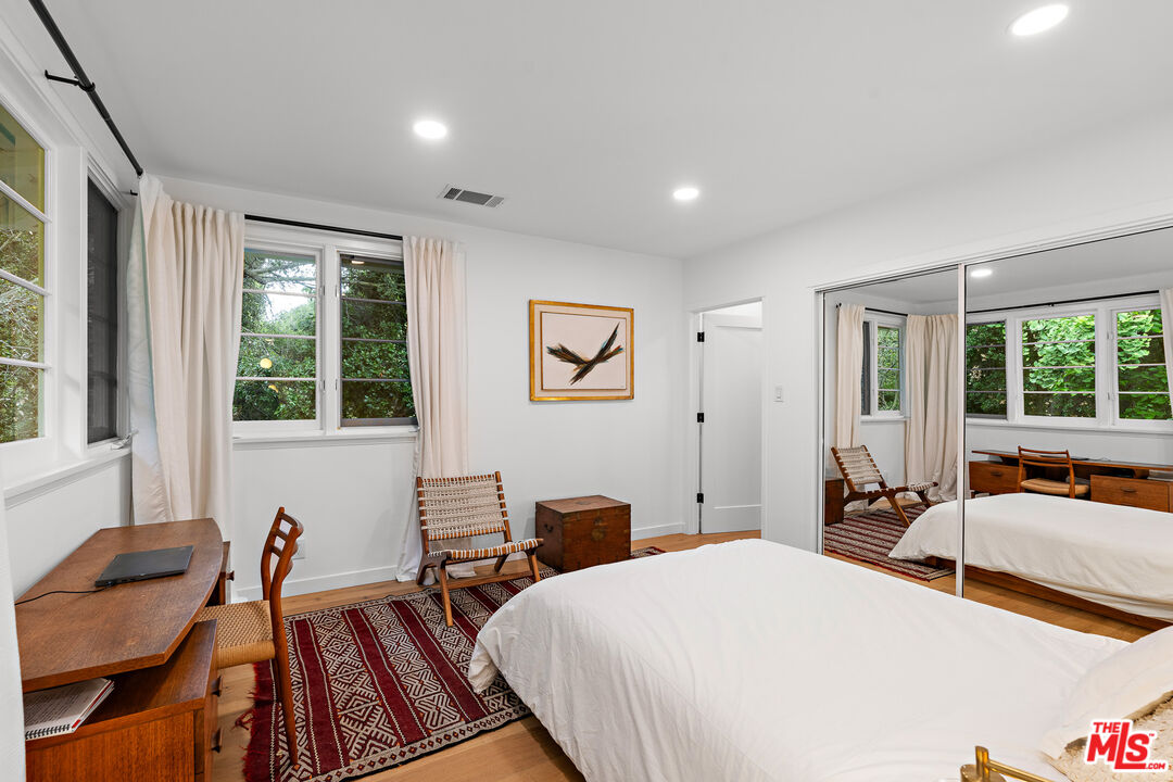 2410 Nichols Canyon Rd