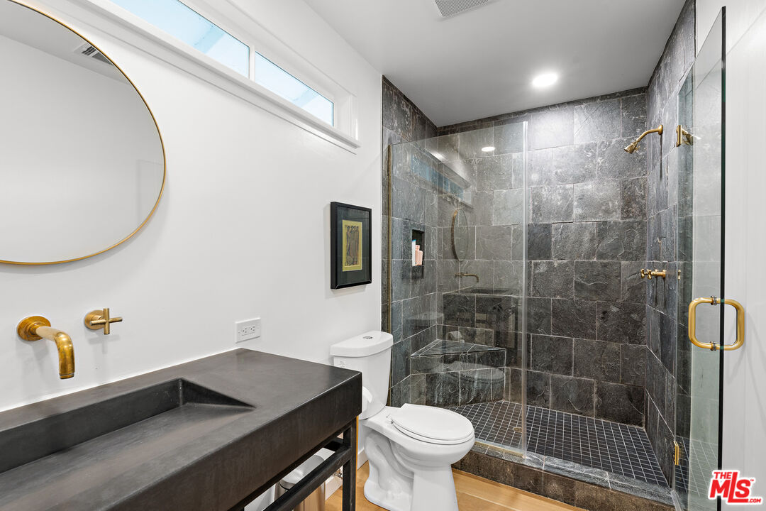 2410 Nichols Canyon Rd