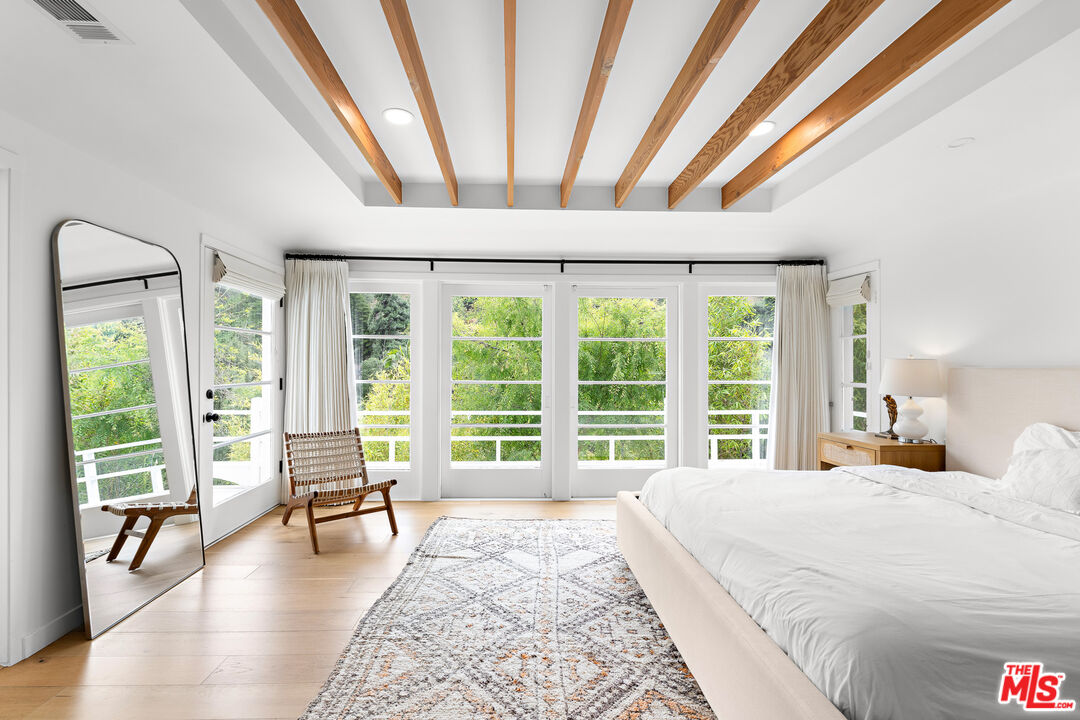 2410 Nichols Canyon Rd