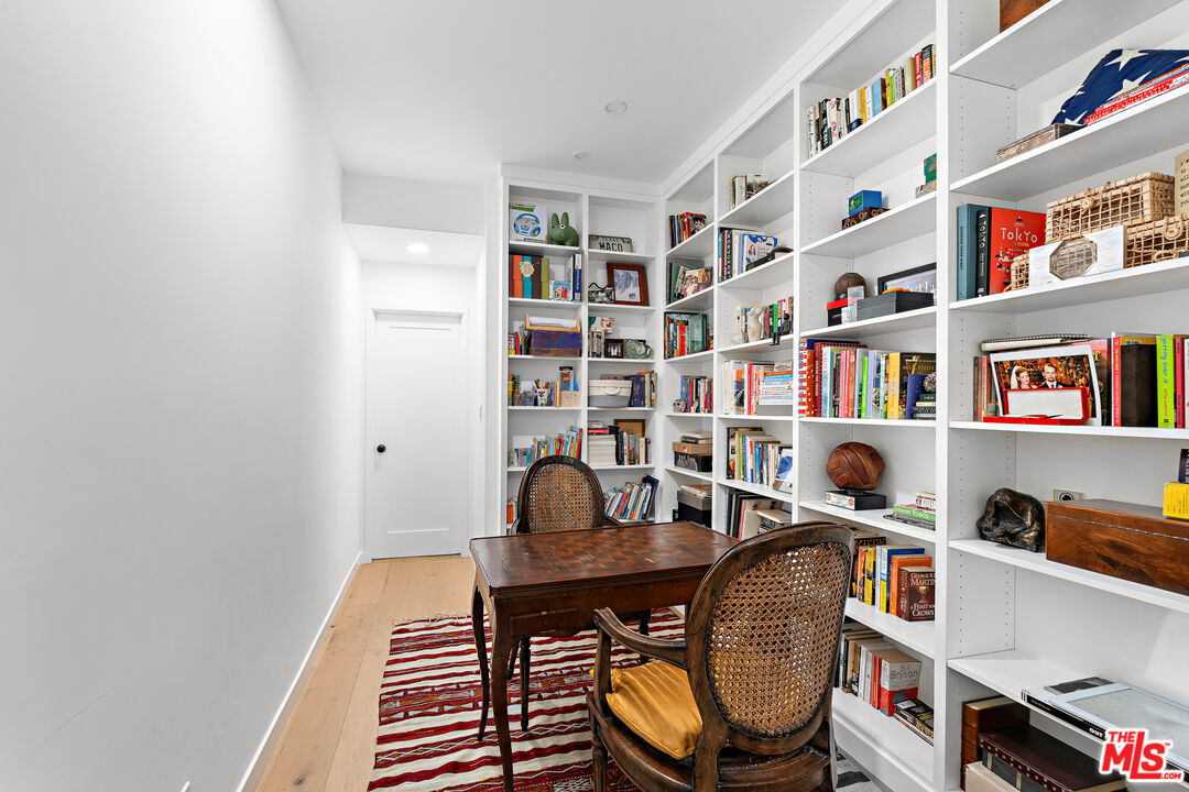 2410 Nichols Canyon Rd