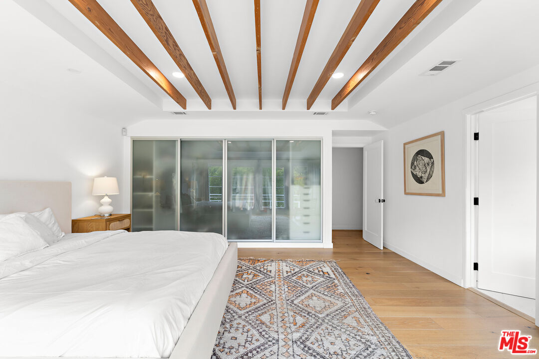 2410 Nichols Canyon Rd