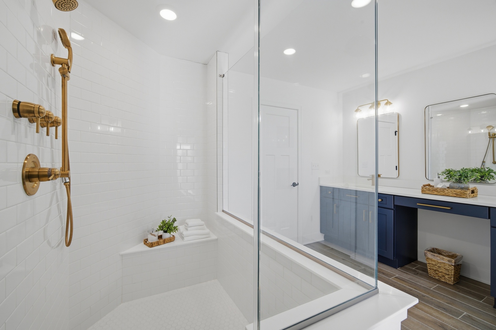 4 Crystal Downs Drive