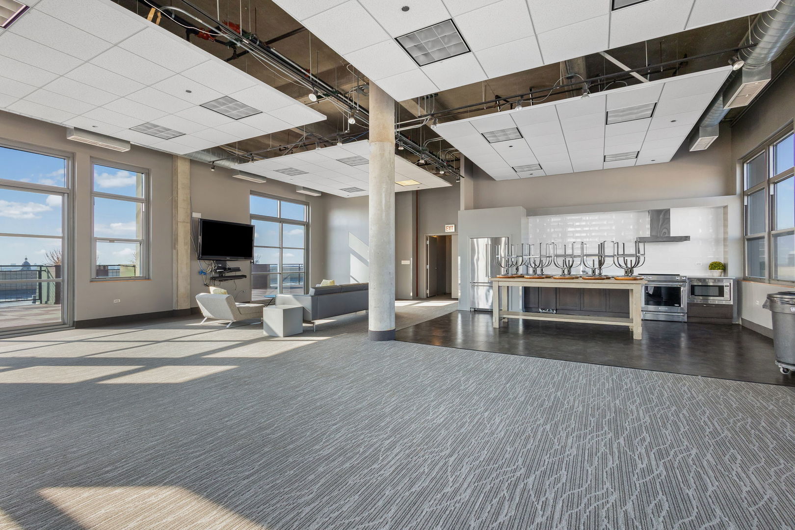 900 N Kingsbury Street Unit: 1071