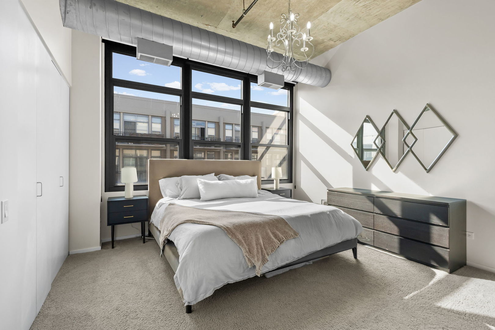 900 N Kingsbury Street Unit: 1071