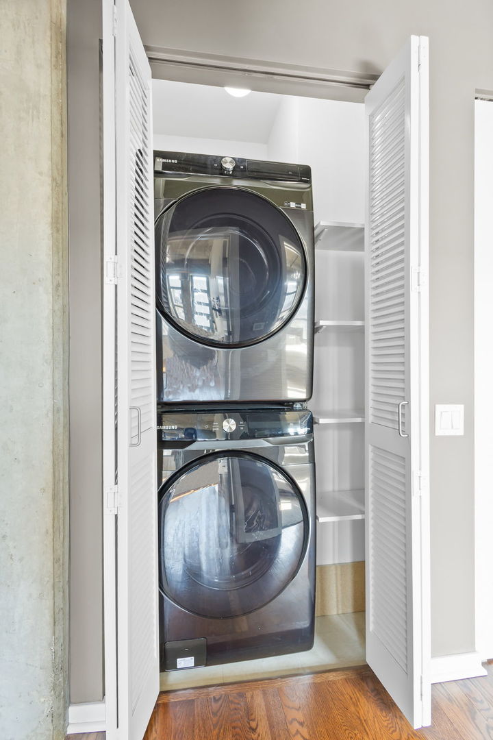 900 N Kingsbury Street Unit: 1071