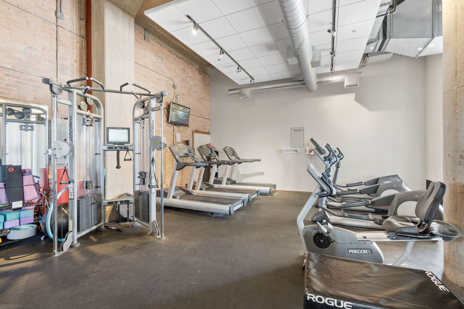 900 N Kingsbury Street Unit: 1071