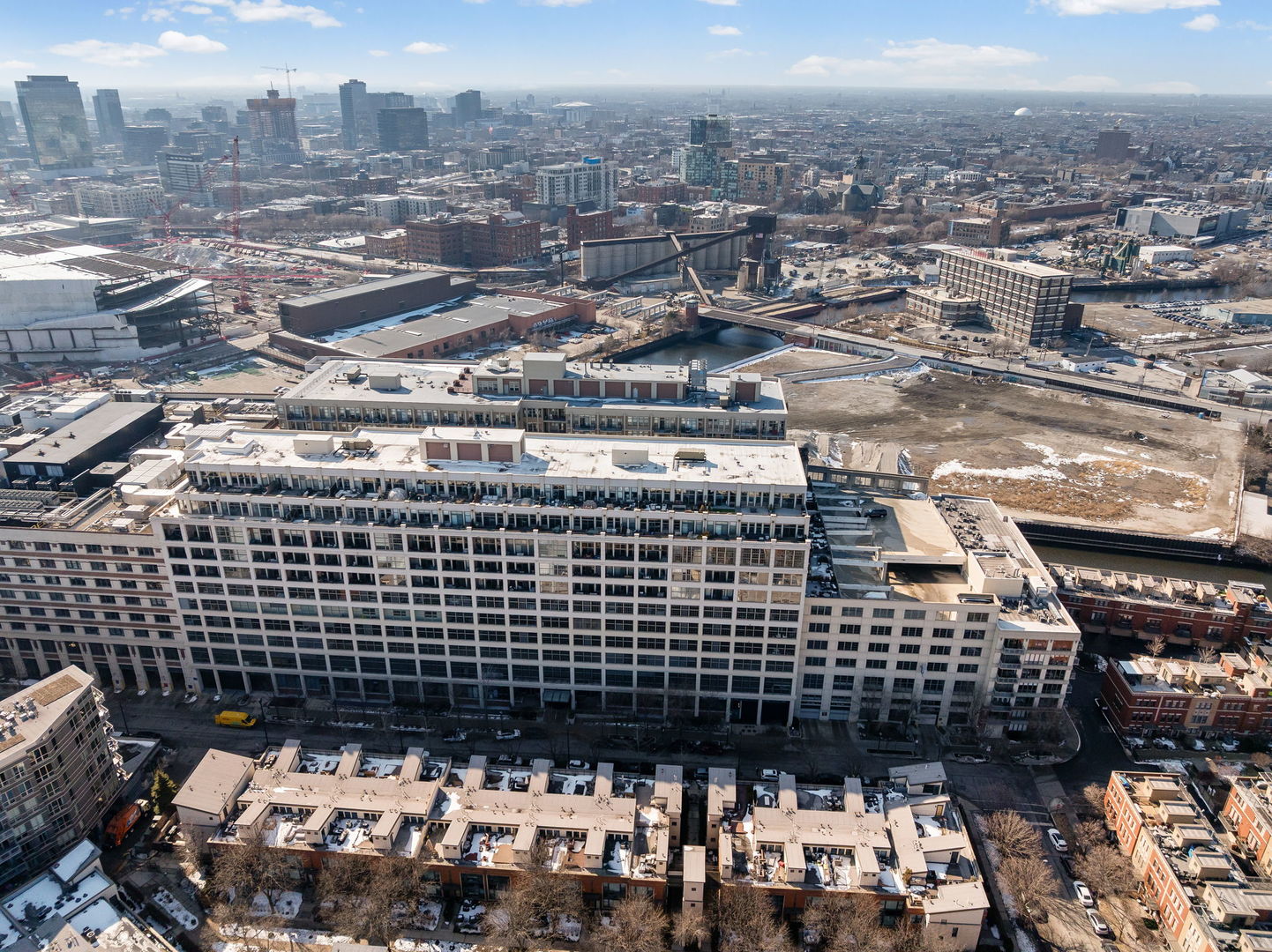 900 N Kingsbury Street Unit: 1071