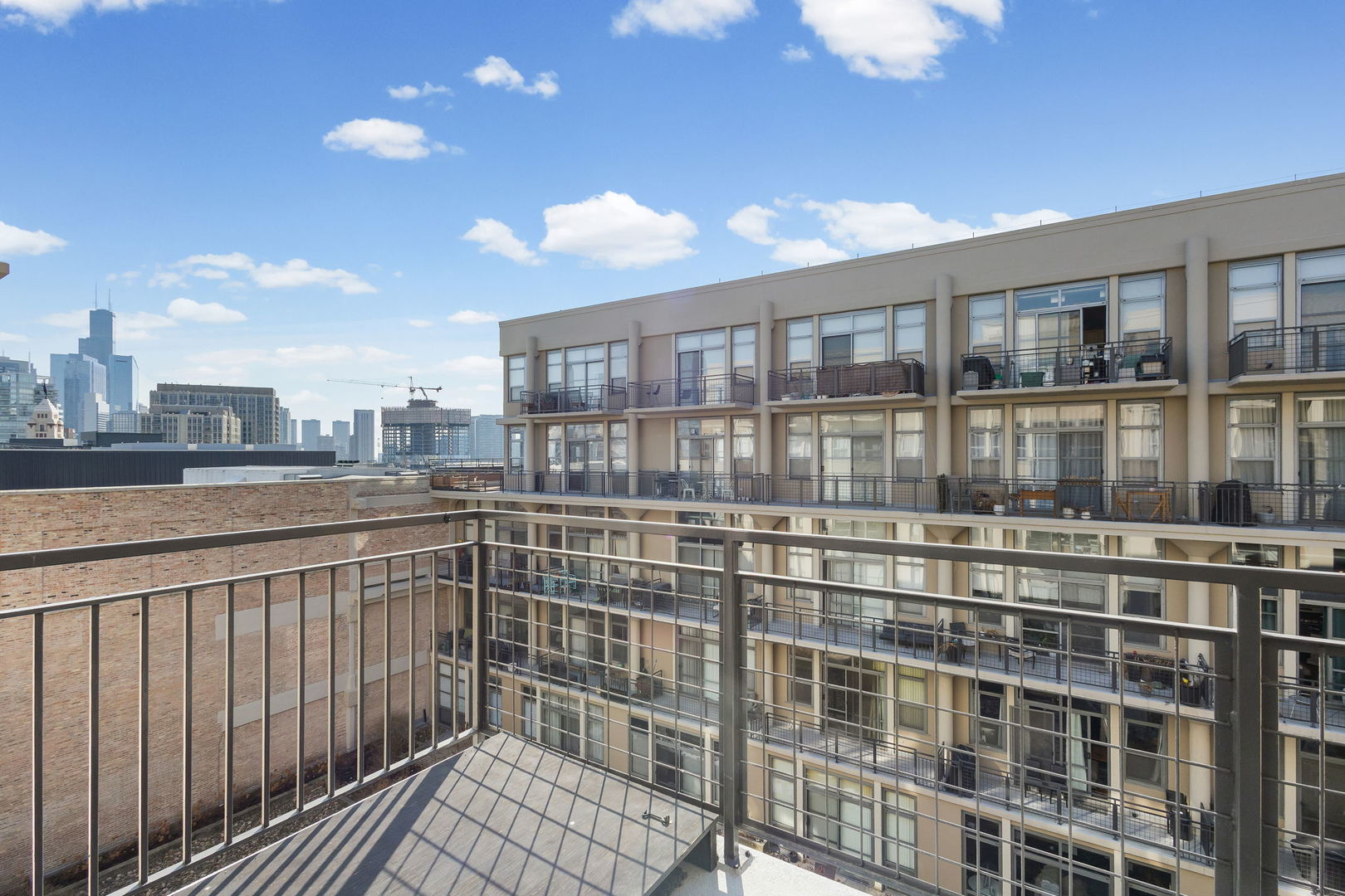 900 N Kingsbury Street Unit: 1071