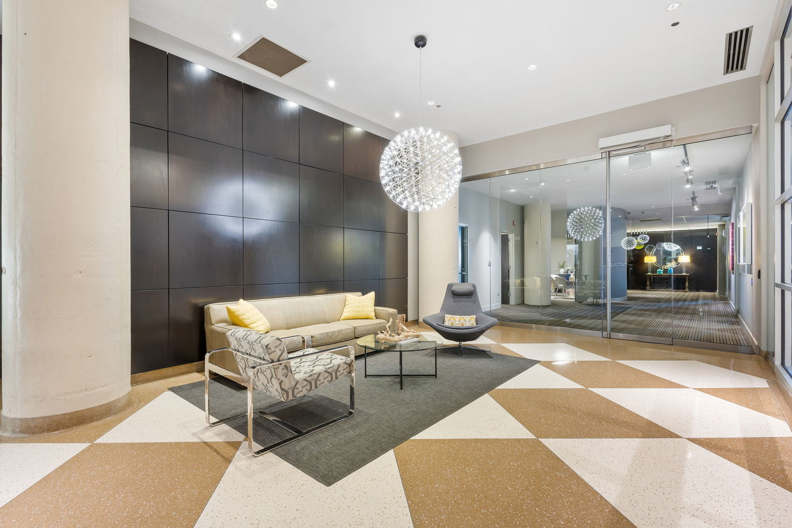 900 N Kingsbury Street Unit: 1071