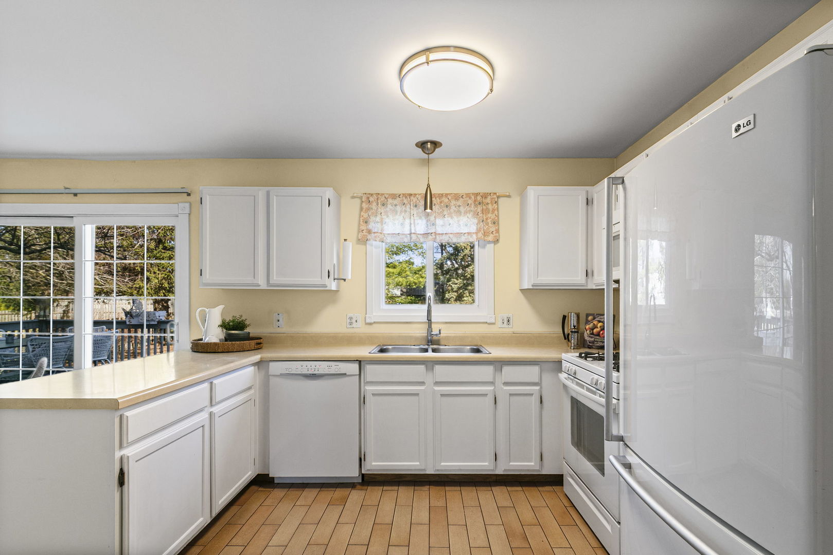 5774 Constitution Avenue