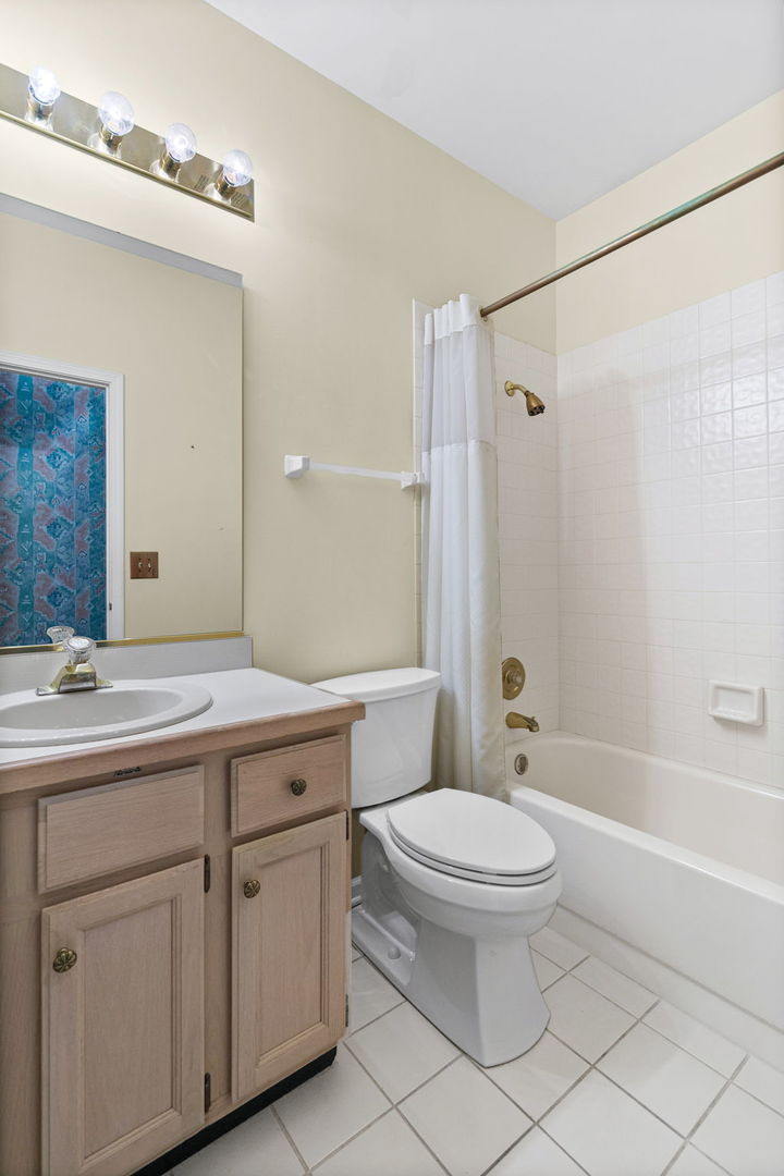 17527 W Stillwater Court